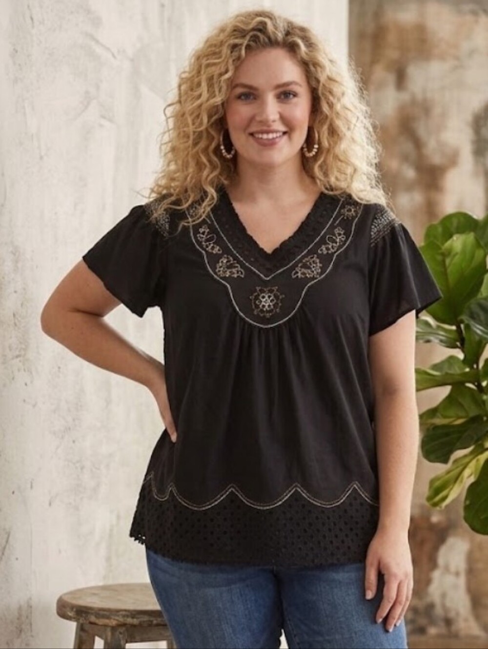 NWT Adobe Star Black Embroidered V-Neck Women's Top Size 1X